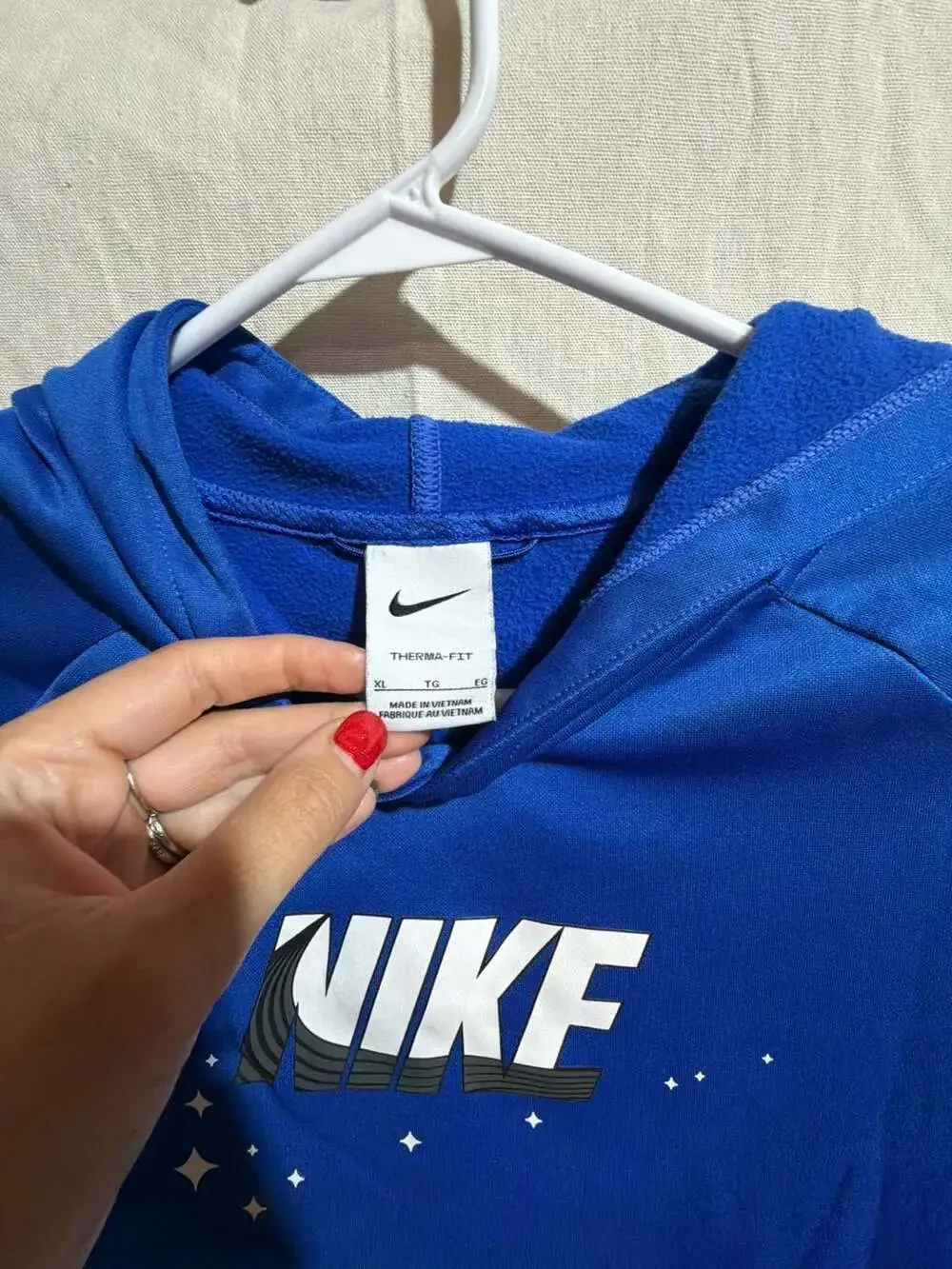 Nike Boys Therma-FIT Graphic Pullover Hoodie in Game Royal/White